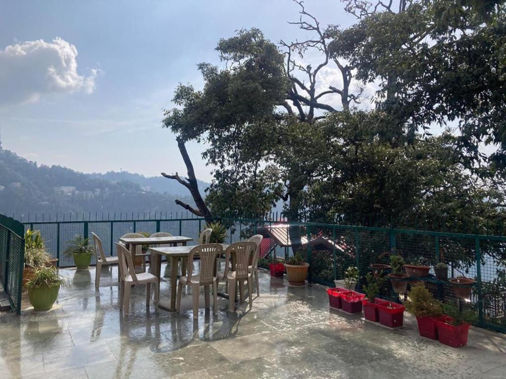 Zu-Zu Hostels Shimla Bagian luar foto
