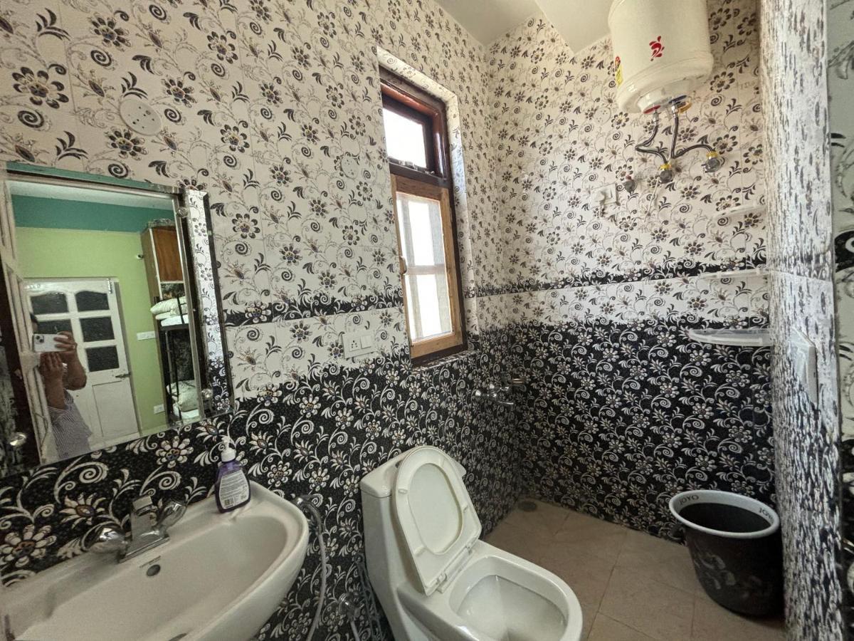 Zu-Zu Hostels Shimla Bagian luar foto