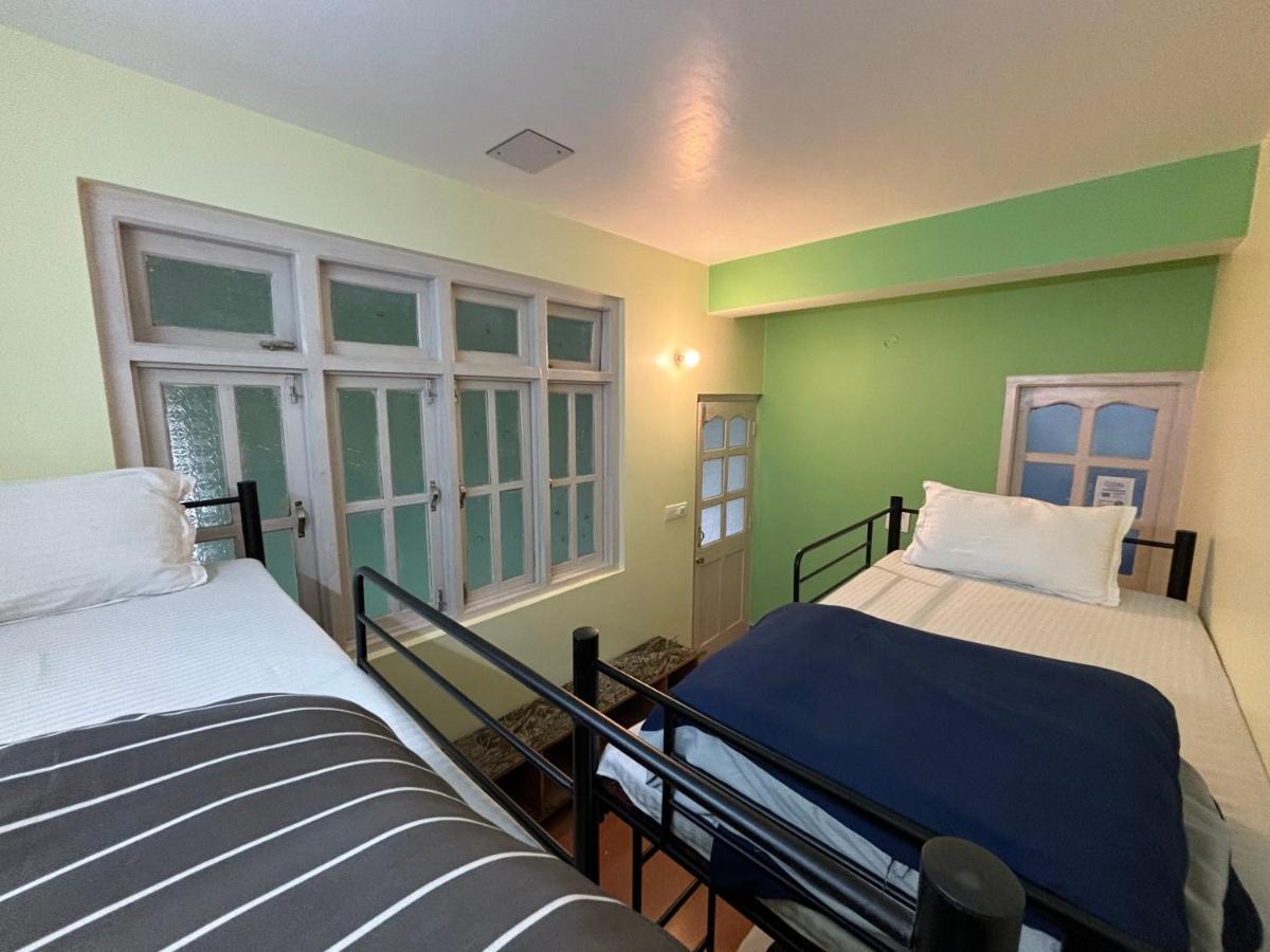 Zu-Zu Hostels Shimla Bagian luar foto