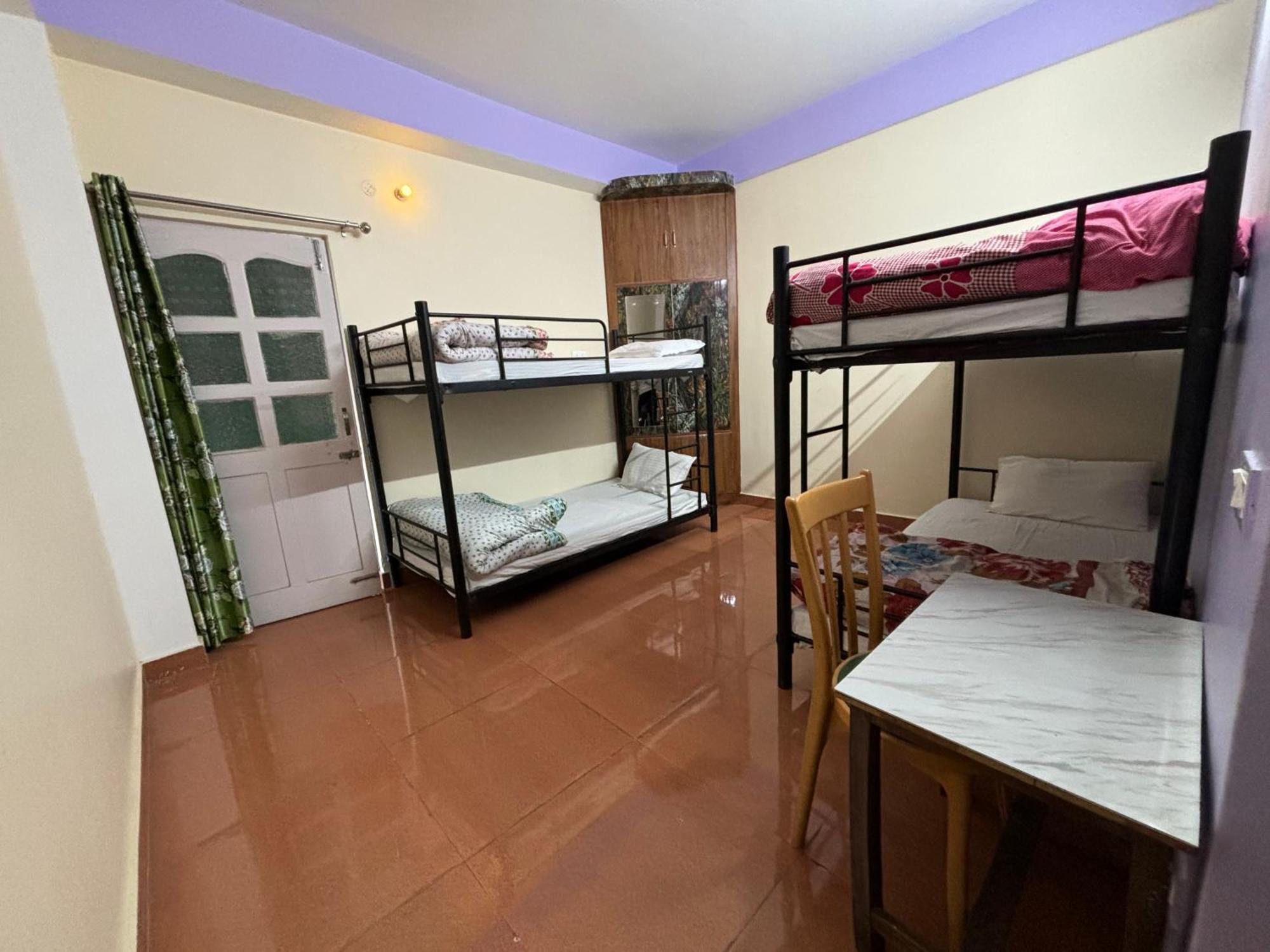 Zu-Zu Hostels Shimla Bagian luar foto